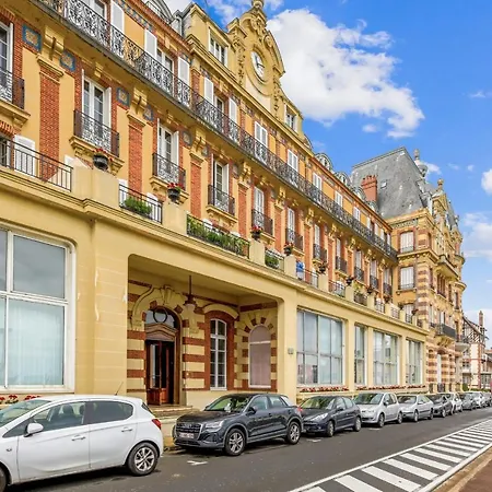 Dans l'ancien Grand Hôtel charmant studio-3