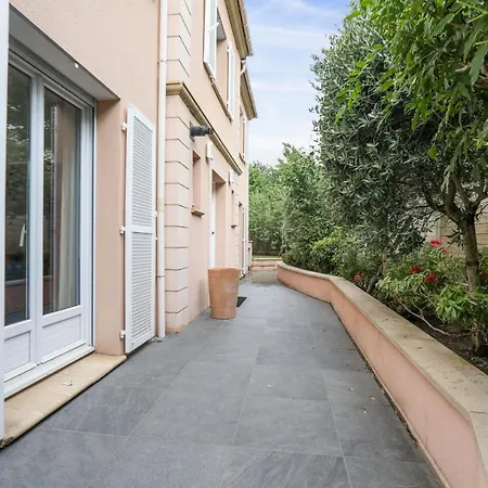 Lovely House With Garden Saint-Cloud Near Paris - Welkeys-2