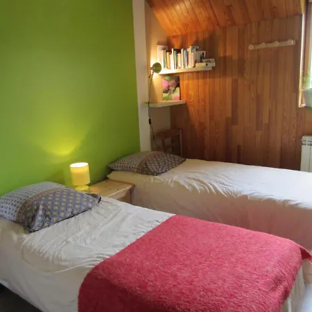 Chez Cat et Christophe , chambre calme et lumineuse chez l'habitant avec vue-2
