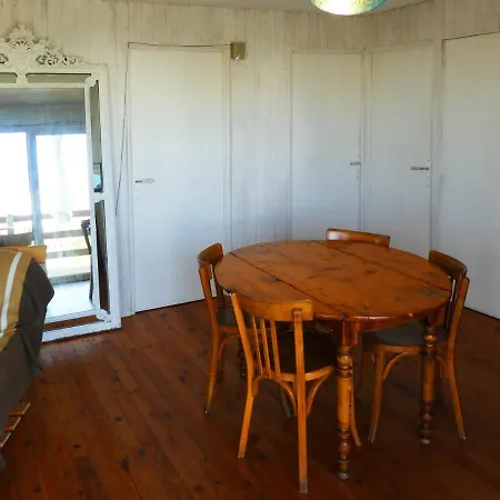 Un Chalet En Bois A La Plage-2