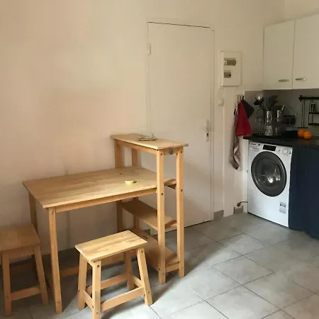 Joli studio, plain-pied, calme, proche centre-2