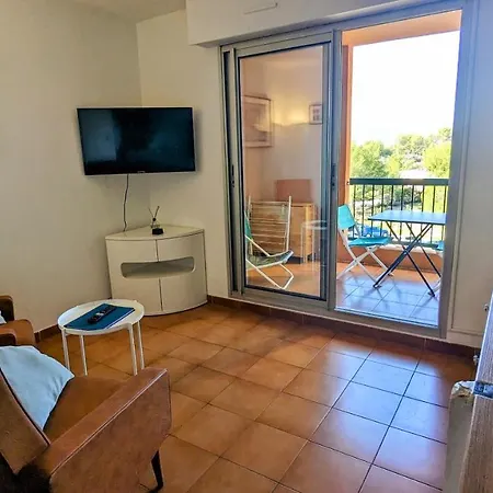 Appartement T2 bord et vue mer-3