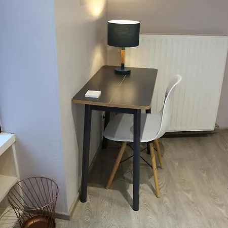 joli 2 pièces avec cour privée-3