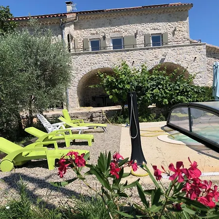 Maison De Charme Avec Piscine Couverte Et 9000M2-3