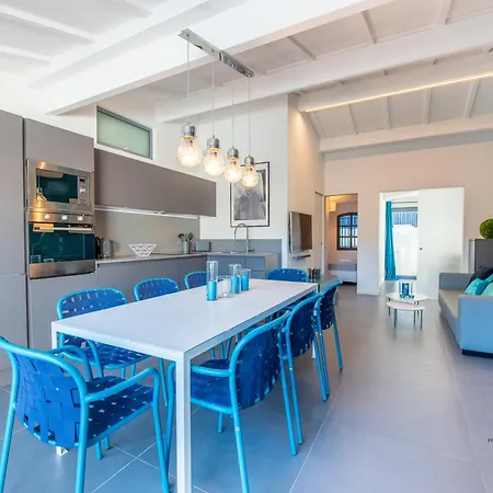 Maison moderne avec piscine et tennis-3