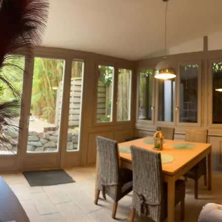 Appartement Avec Jardin Au Pied Du Centre-Ville-3