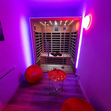 Grand Studio BISCARROSSE PLAGE Une nuit A 2 avec Sauna Luxe, Balnéo, Océan rien que pour vous-2
