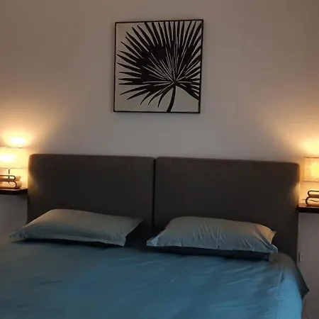 Appartement vue mer à 100m de la plage au centre de Carantec-3