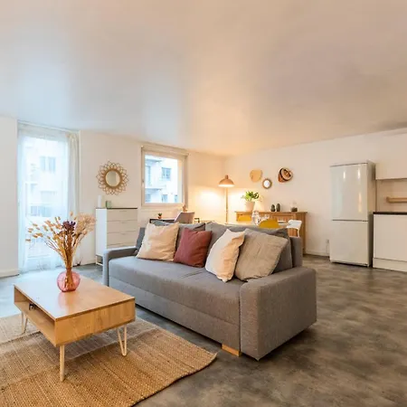 Spacious Apartment W Private Parking In Old Lille-3