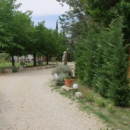 MAS MAURANE-Roulotte avec SPA privé aux portes d'ARLES-3
