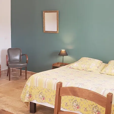 Les Lauriers chambre indépendante avec terrasse privée-3