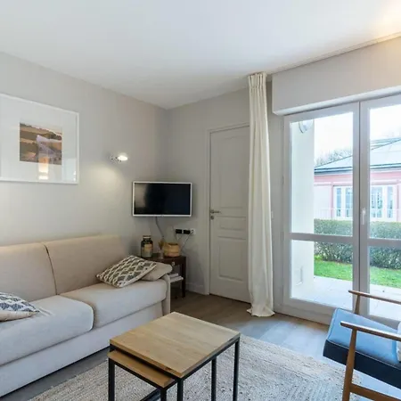 Très bel appt 5 personnes avec piscine parking gratuit et tennis 64-3