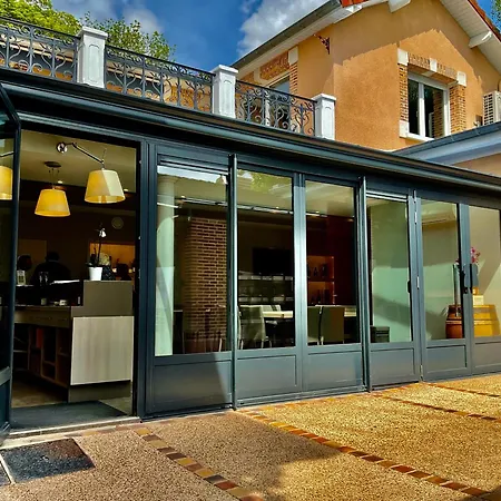 VILLA 160m2 - LES LOGES DU THEATRE avec JARDIN en plein cœur d'Épernay 14PERS Max VISITE DE CAVE guidée et DÉGUSTATION CHAMPAGNE offert BIEN-ÊTRE&JEUX-2