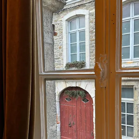 Maison 1747 - Gîtes de Standing en Vieille-ville avec Cour-2