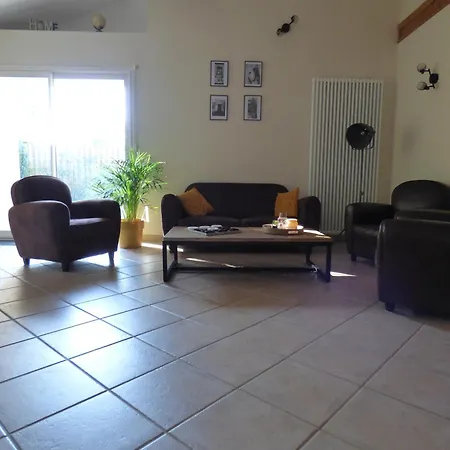 La Patte Charentaise Parking gratuit Le calme en ville-2