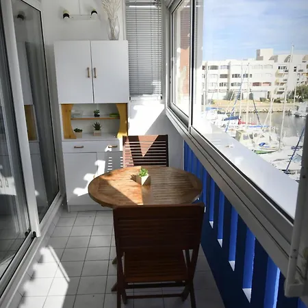 Le Calme Et La Luminosite Du Port Ideal Pour Un Bon Sejour-3