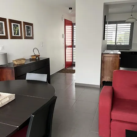 Appartement 3 Etoiles A 50M De La Plage De Royan Avec Terrasse Et Parking Prive - Fr-1-539-2-3
