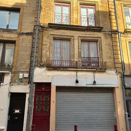 Bel appart stylé avec jacuzzi-2