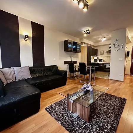 King Apartments-2