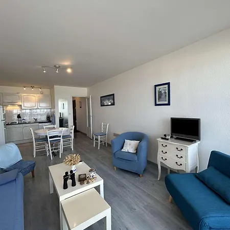 Appartement rénové 3 pièces, parking, accès direct océan - FR-1-224C-89-3