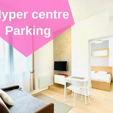 F2 Golden Lounge, Hyper Centre, Parking-2