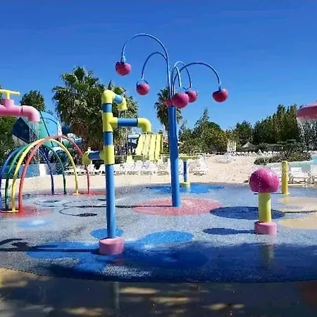Bungalow Charmant Pres De Vias Avec Piscine Partagee-3