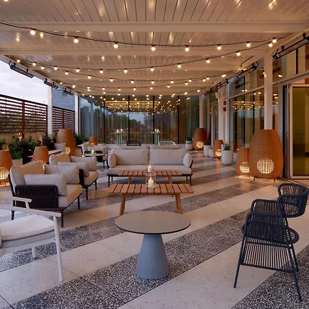 Hilton Garden Inn Montreal Midtown, Quebec, Canada-2