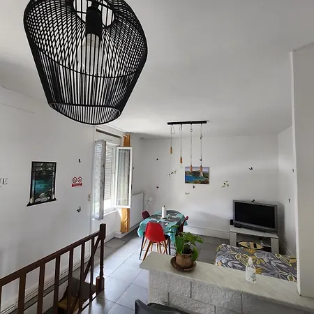 Appartement duplex F2 tout confort proche centre ville avec parking gratuit-2