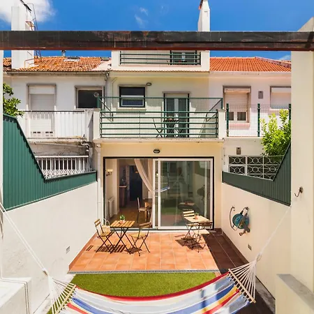 Nesha Guesthouse Lisbon-3