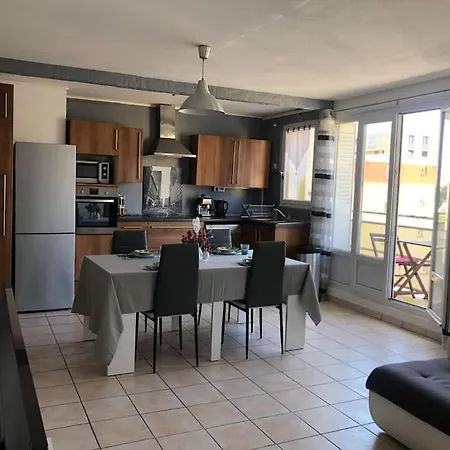 Appartement balcon, place de parking, centre ville-2