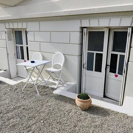 LA PLAYA - VILLA ST LAURENT - Grand Studio avec espace nuit et parking privatif - 40 mètres de la Promenade Marcel Proust-2