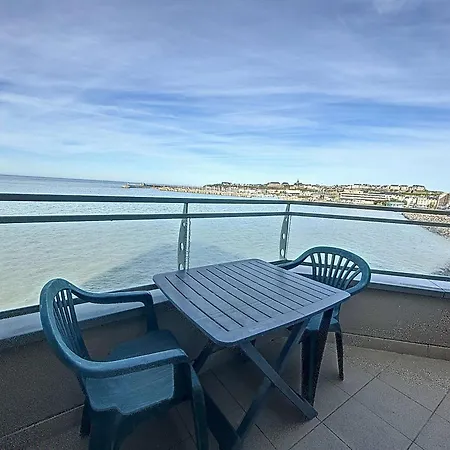 Appartement avec balcon, proche des plages et commerces - FR-1-361-89-2