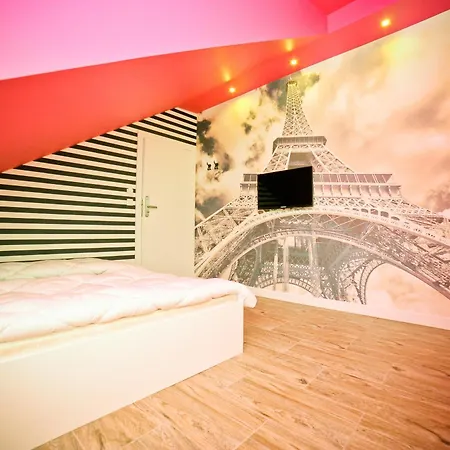 World Hostel - Old Town-2