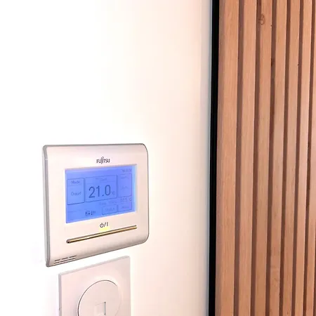Studio NEUF - PORTES DE MONACO - Confort - Wifi - Clim-2