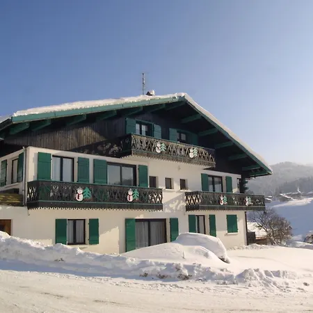 Chalet Fleur des Alpes 1-2