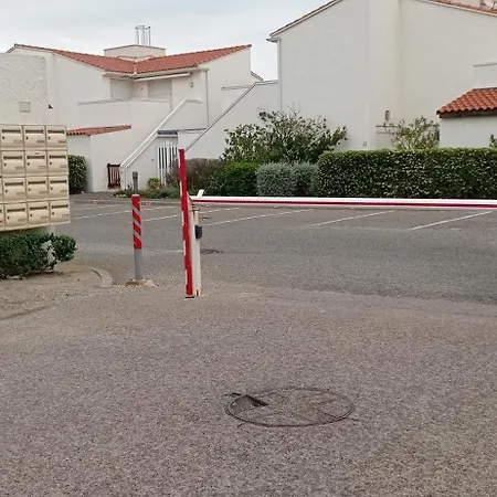 Charmant 2 pièces avec terrasse en bord de mer-3