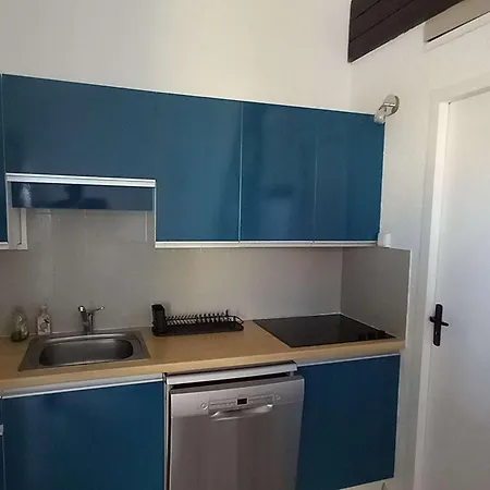 Appartement T2 Mezzanine, 6 couchages, bord de plage, parking privé, proche commerces et Aqualand - FR-1-81-47-3