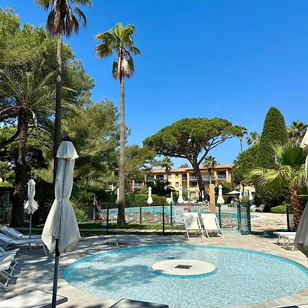 BERGERIE PLAGE Entièrement rénové Prestations Premium Baignoire Balnéo Clim Vue Piscine et parc-3