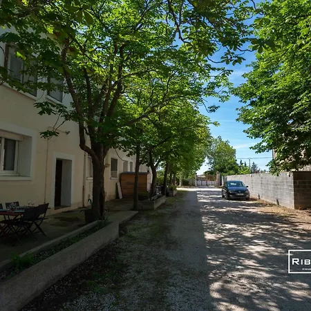 Vias-Village - T2 Climatise Dans Ancien Domaine Viticole-3