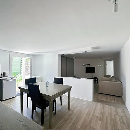 Appartement Spacieux Et Moderne Avec Un Exterieur-3