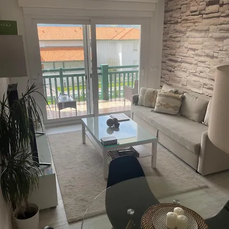 Port Bidassoa - T2 Coquet, Parking, Lit Xxl, Wifi, Pres De La Gare-2