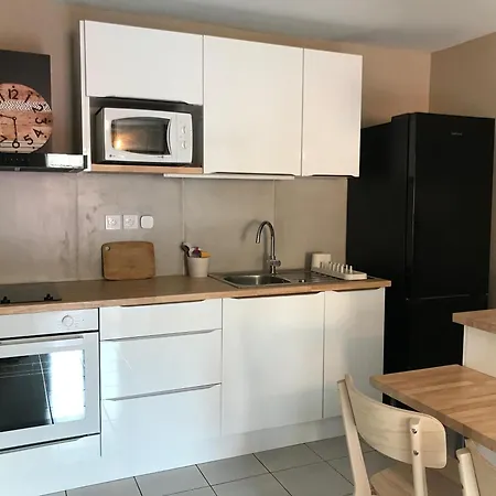 Appart 34 M2 - 300M De La Plage - 4 Pers - Piscine - Parking Prive-2