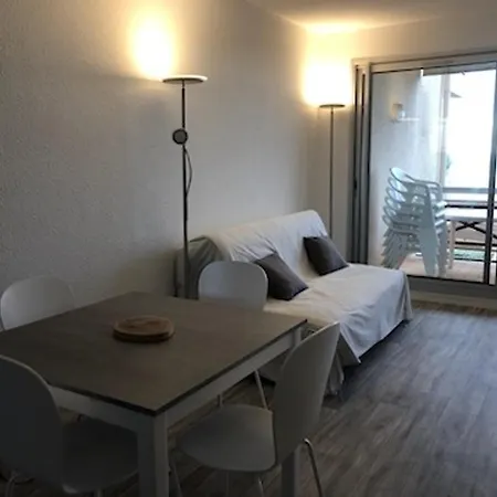 Appartement Renove 2 Chambres, Balcon, Parking - Soulac-Sur-Mer - Fr-1-648-3-2