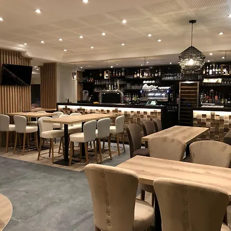 Best Western Le Duguesclin Hôtel-Restaurant-3