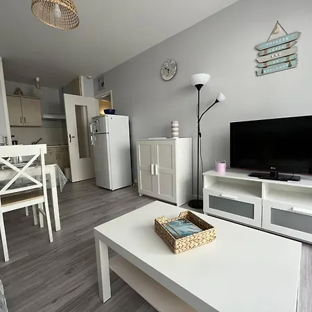 Charmant Appartement Avec Parking, A 50M De La Plage - Fr-1-324A-25-2