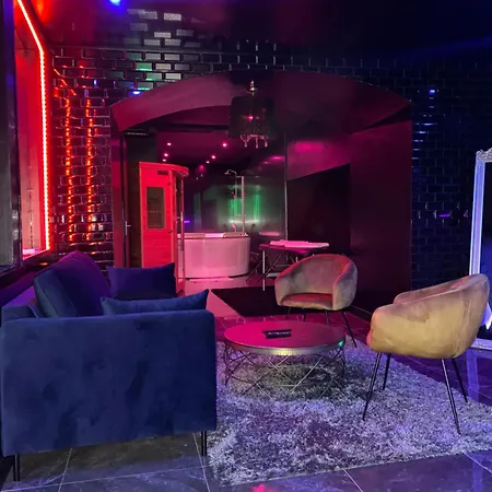 La Suite Marylin, Loft de 90m2 avec Sauna et Jacuzzi-2