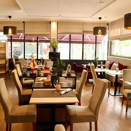 Logis Hotel La Coupe d'Or-2