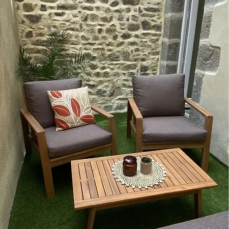 Granville / Maison entièrement rénovée à 100 m des plages-2