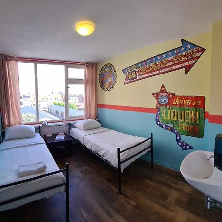 The Flying Pig Beach Hostel Age 18 To 40-3
