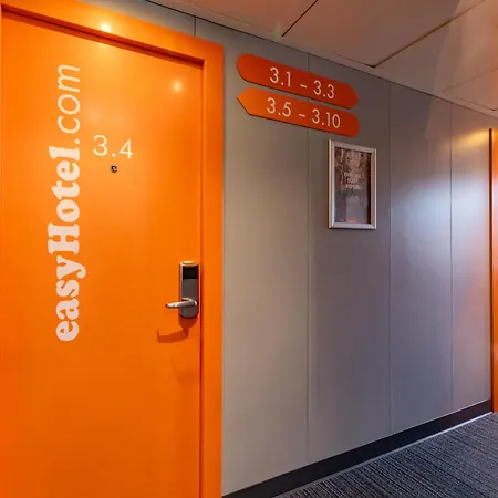 Easyhotel Edinburgh-2